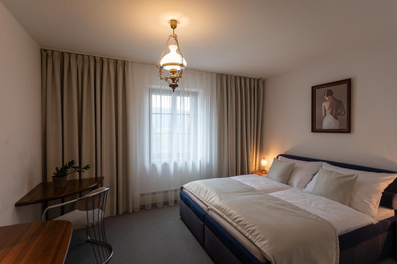 Hotel Zámeček Pod Hradem Starý Jičín Exterior foto